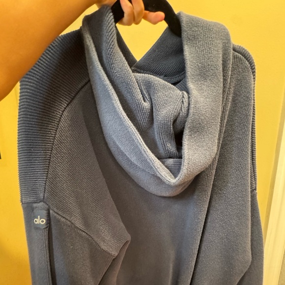 Scholar Hooded Sweater Navy Alo Yoga - Picture 3 of 4